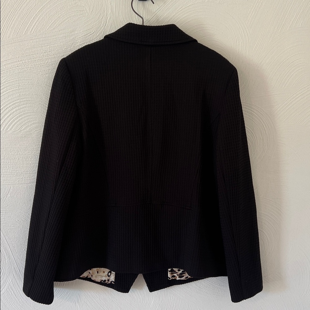 Chico’s Black Waffle Knit Biker Style Blazer With Animal Print Lining. - Picture 7 of 14